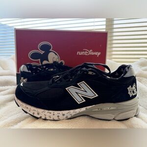 RunDisney New Balance 2015 Steamboat Willie Mickey Sneaker Men Size 13 Like New